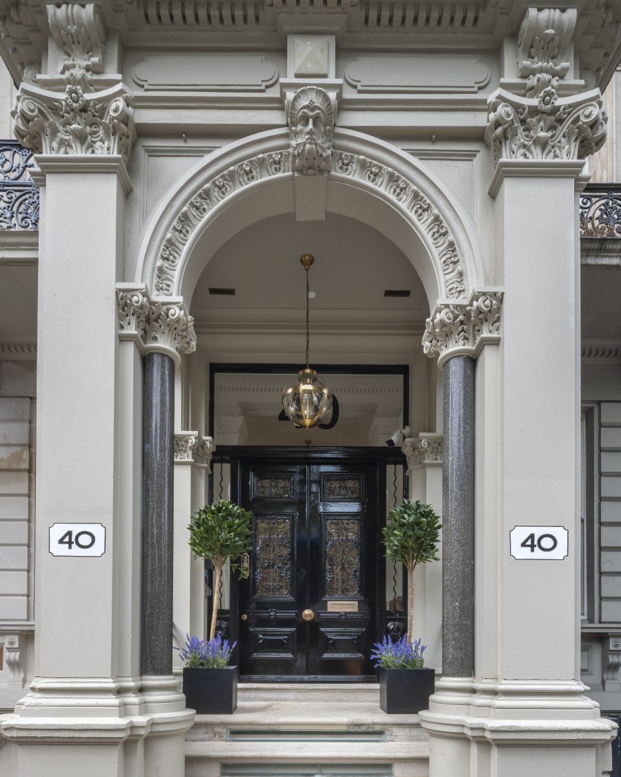 40 Grosvenor Gardens main entrance
